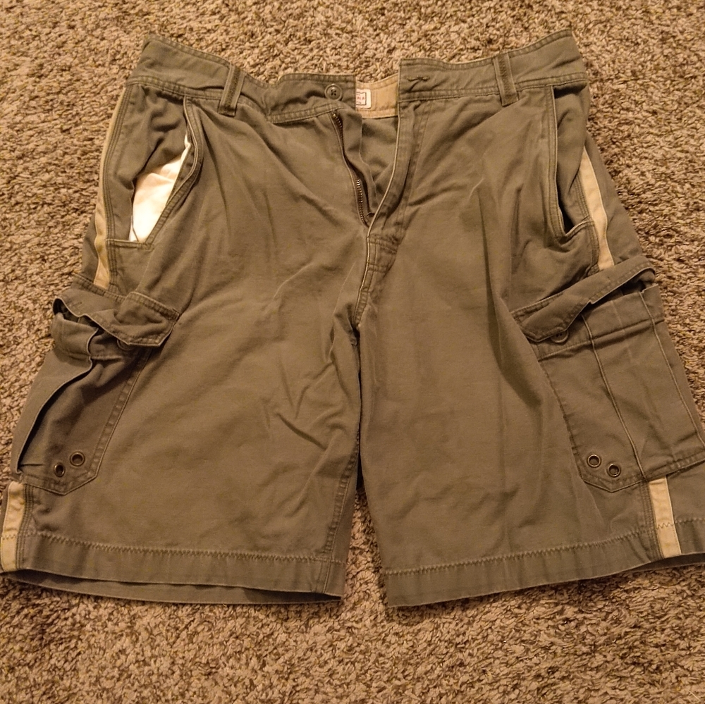 Arizona men's cargo shorts size 36